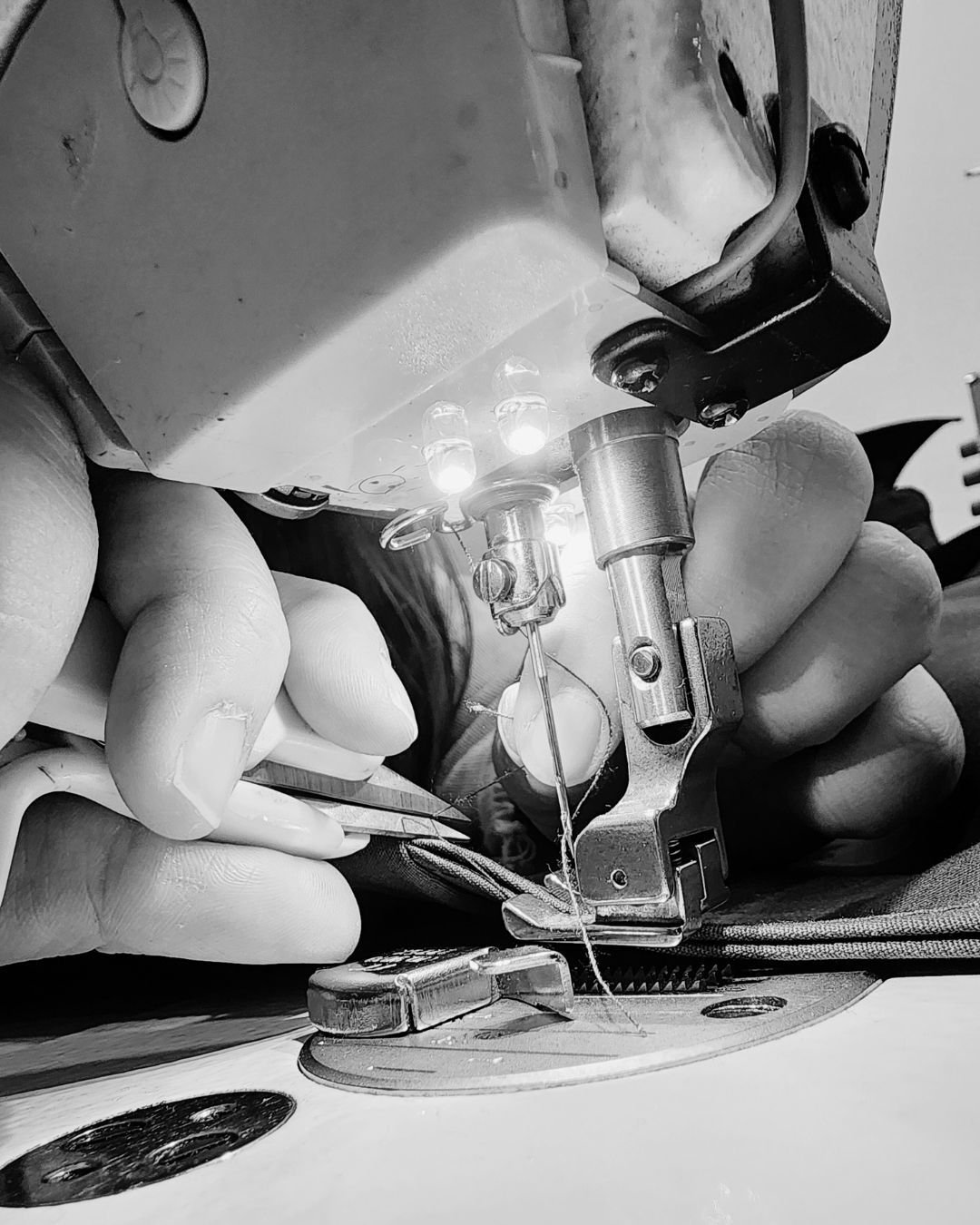 Post para Instagram Tienda de Ropa Minimalista Blanco (1)