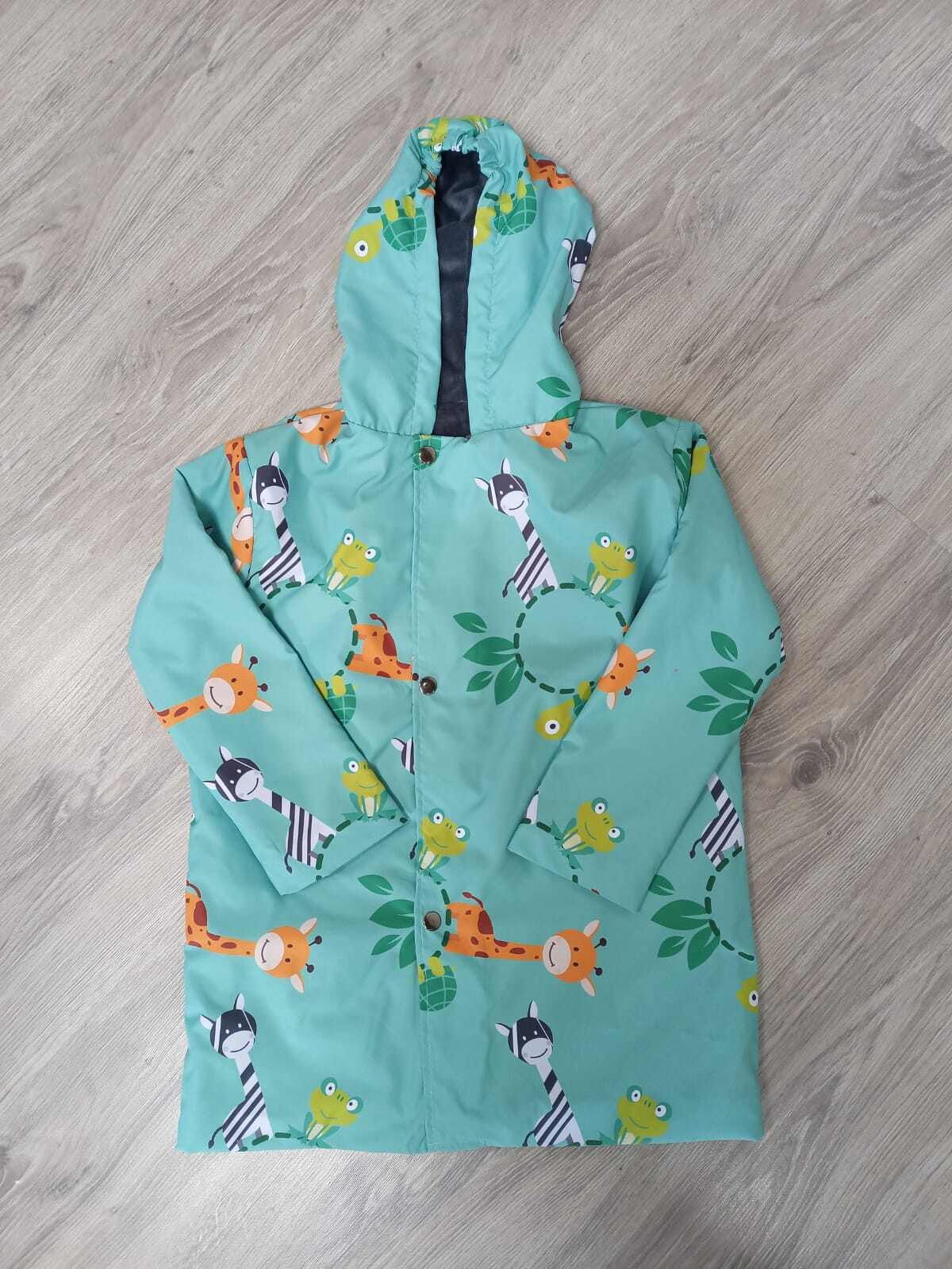 chaquetas y baberos para niños
